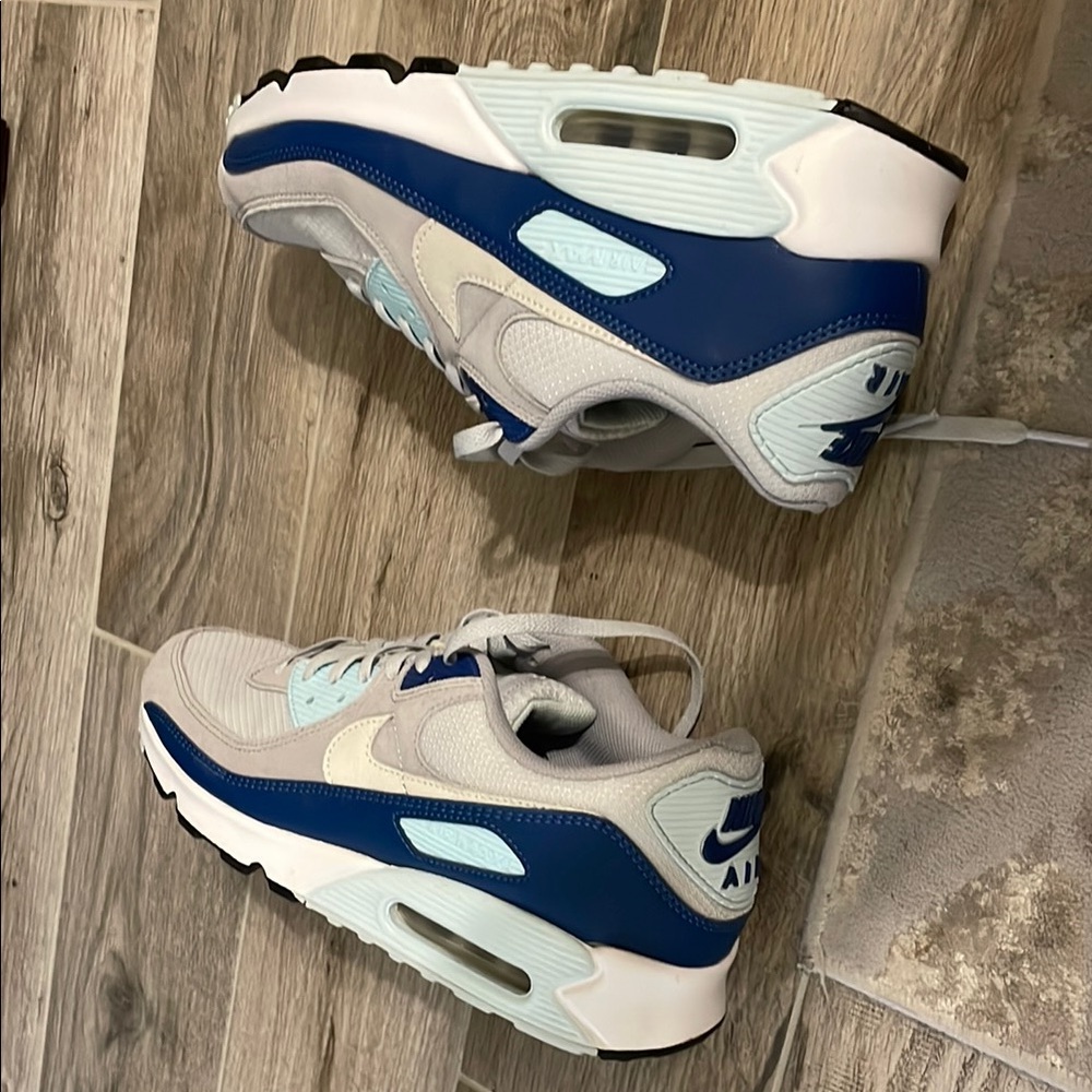 Men’s Nike AirMax - Size 11.5. Worn once, excellent condition. - Picture 3 of 4